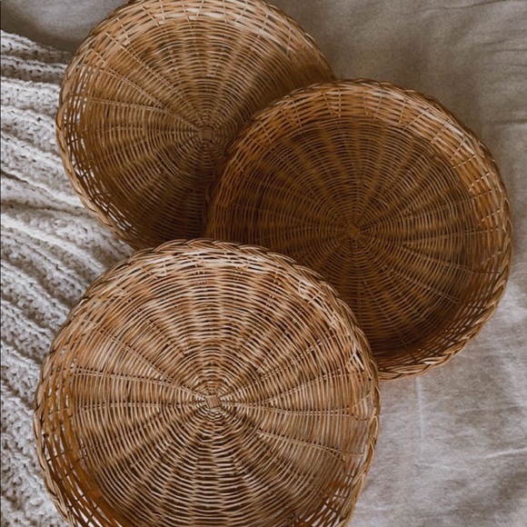 wicker baskets/plate holders - Picture 2 of 2